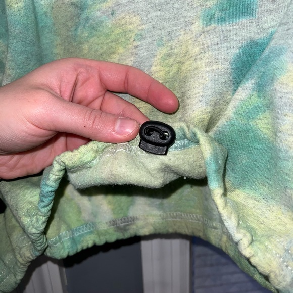 BDG Urban Outfitters Cropped Tie-Dye Sweatshirt - NWT - Picture 5 of 7